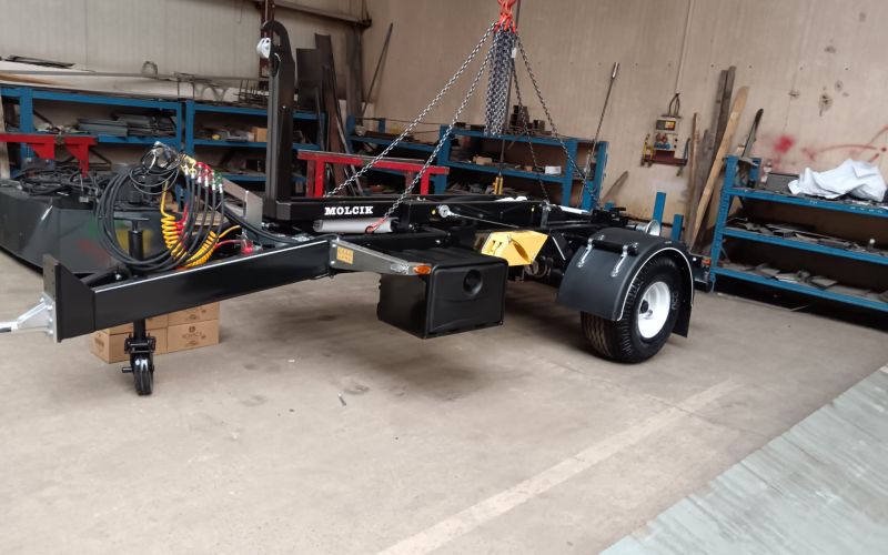 Novinka ve výrobě, natahovák kontejnerů MOLČÍK